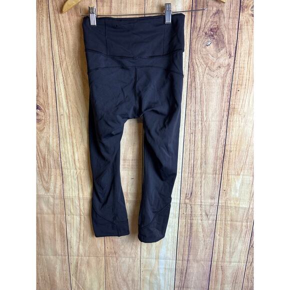 LuluLemon Black Capri Length Leggings Size 4 - Picture 4 of 7